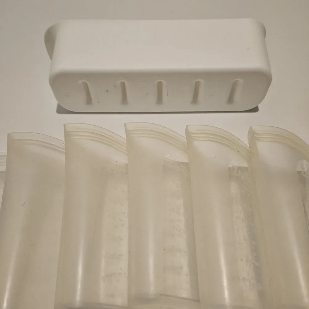 Zip Top Reusable 100% Platinum Silicone Breast Milk Storage Bags Set Tray
